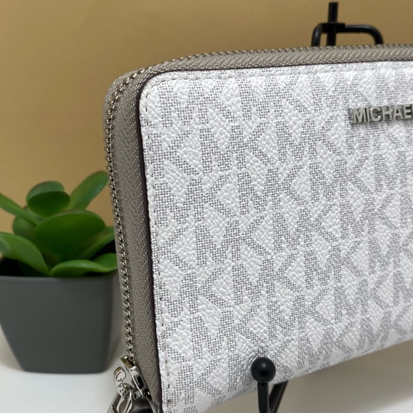 Michael kors wallet - Picture 3 of 10